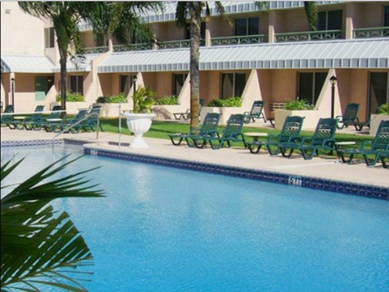 Castaways Resort And Suites Freeport Exterior foto