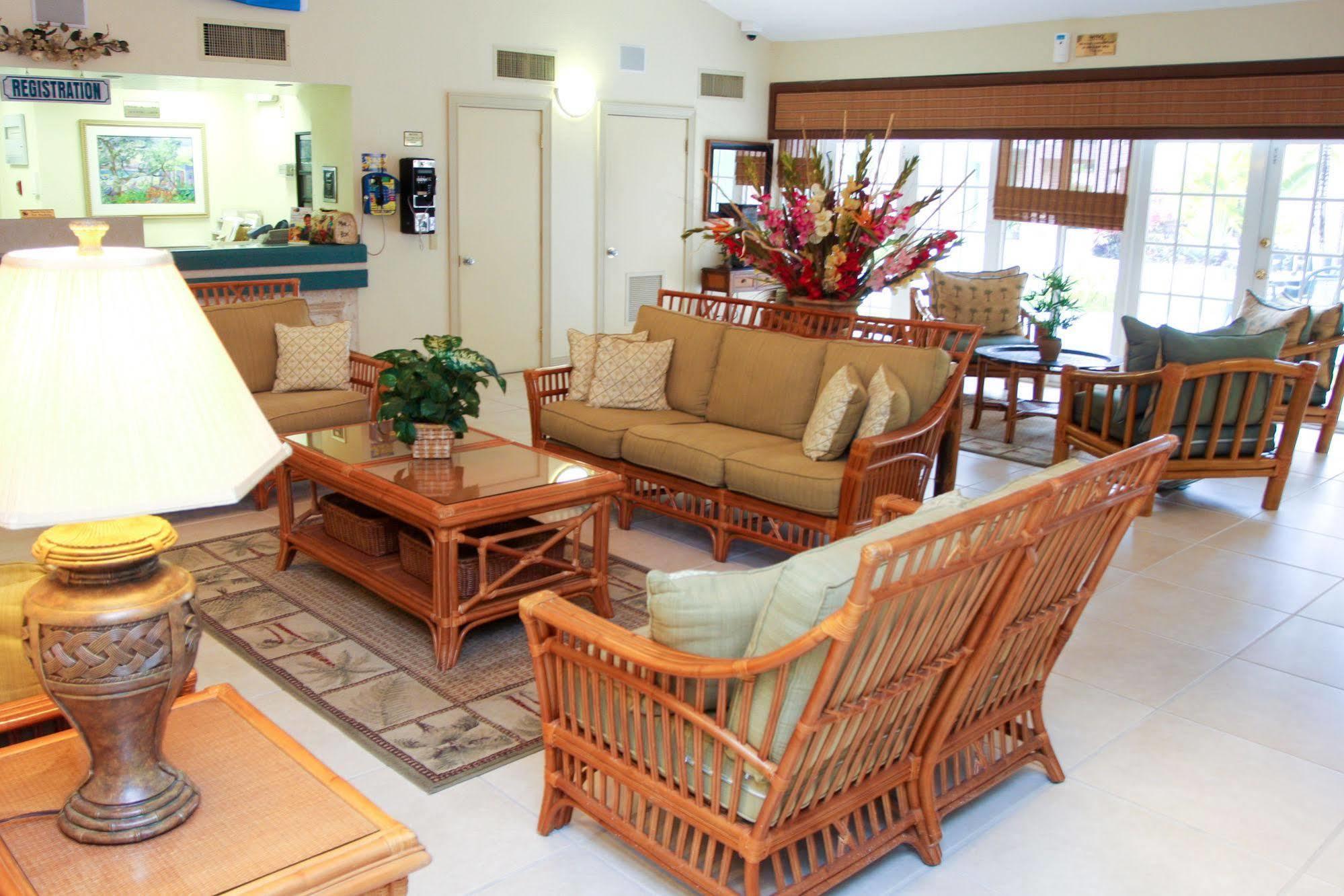 Castaways Resort And Suites Freeport Exterior foto